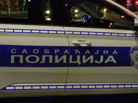 LOZNICA - Tu su i da pomognu.JPG