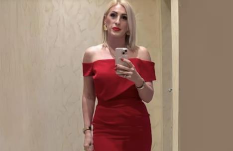 Samira Lončarevića pokazala gola ramena u crvenoj haljini