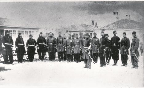 Turski-oficirski-hor-na-celu-sa-komandantom-Beogradske-tvrdave-Ali-Riza-pasom-neposredno-pred-odlazak-iz-Srbije-1867.-godine