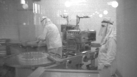 Foto4. Detalj iz filma ,,Projekat G80'' - Galenika.jpg