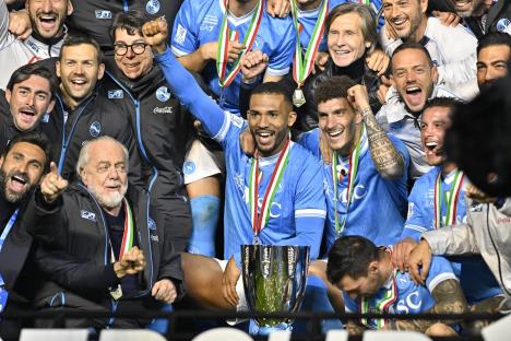 Fudbaleri Napolija slave posle osvajanja Superkupa Italije