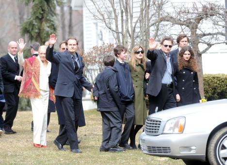 Vanesa Redgrejv, Lijam Nison