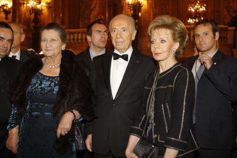 Lili Safra u društvu nekadašnjeg predsednika Izraela