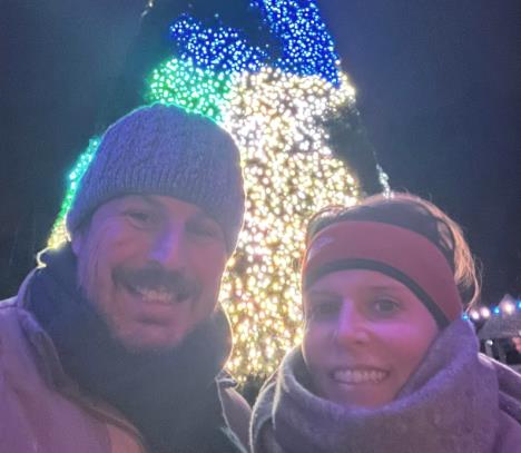 Eš Juzberg sa suprugom (1).jpg