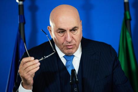 crosetto AP Ebrahim Noroozi.jpg