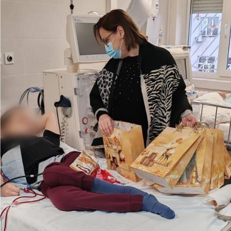 paketici za decu na dijalizi foto Udruzenje Zajedno za novi zivot