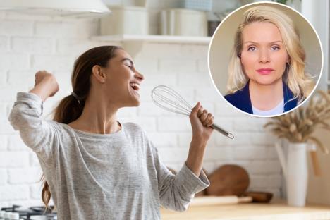 žena peva u kuhinji/Aleksandra Lišanin, nutricionista