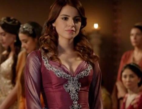 Ezgi Ejuboglu u seriji Sulejman Veličanstveni (1).jpg