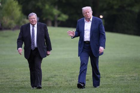 Viktor Knavs i Donald Tramp