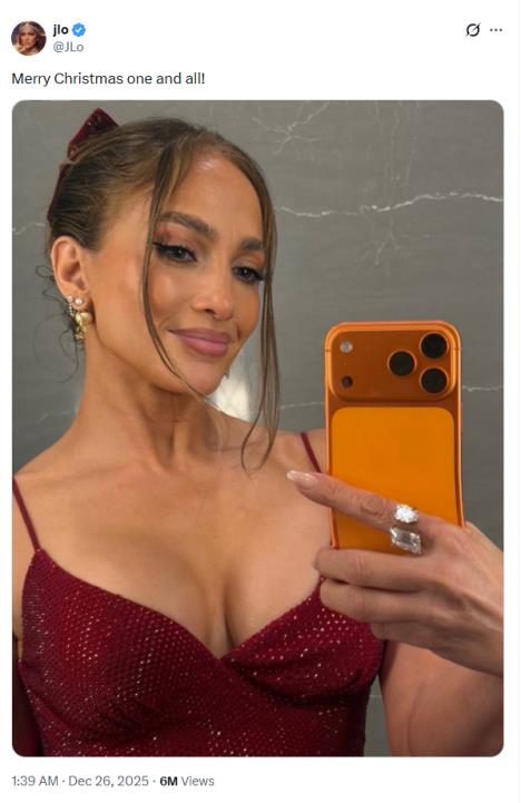 Dženifer Lopez se zaigrala u fotošopu.jpg