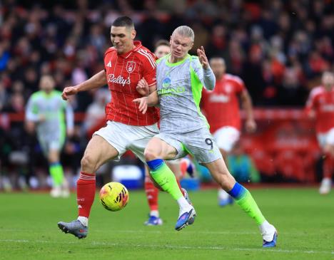 Nikola Milenković i Erling Haland