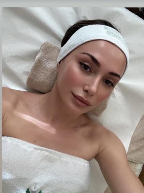 Emina Jahović golišava samo u peškiricu