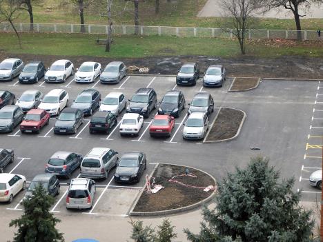 LOZNICA - Novi parking za sada besplatan.JPG