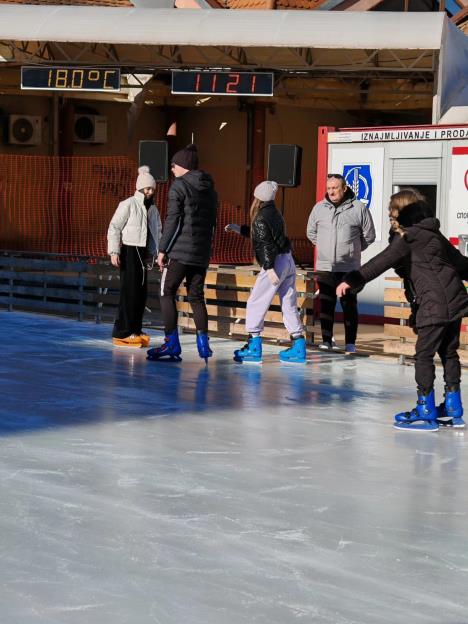 Klizalište u TS 4.jpg