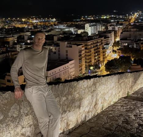 Aleksandar Radojčić objavio sliku sa devojkom Zejnep (3).png