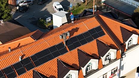 MALI ZVORNIK - Paneli  na opštinskojzgradi.jpg