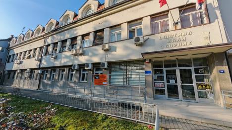 MALI ZVORNIK - Radovi na opštinskoj zgradi.jpg