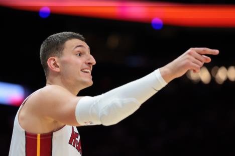 Nikola Jović u dresu Majamija