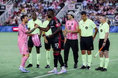 Lionel Mesi i Kristijan Benteke