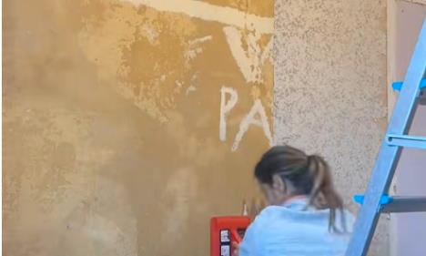 Žena renovirala kuću pa pronašla skriveni natpis