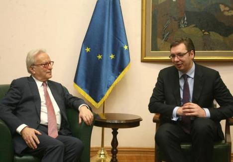 aleksandar-vucic-hanes-svoboda.jpg