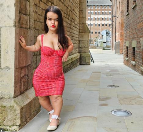 Kejtlin Heljer visoka je samo 122 cm