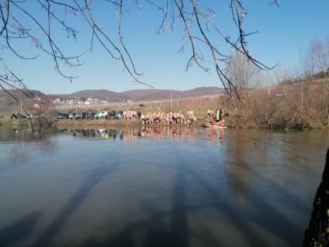 casni krst plivaci.jpg