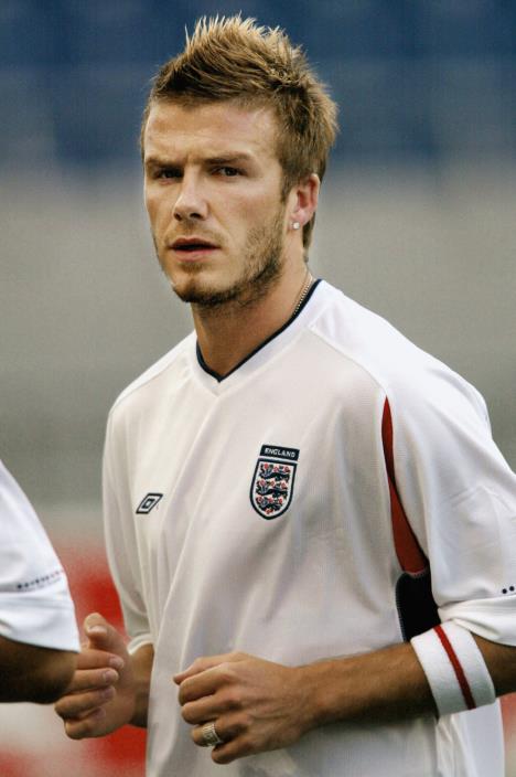 Dejvid Bekam, 2002. godine, sa čuvenom bekamicom frizurom