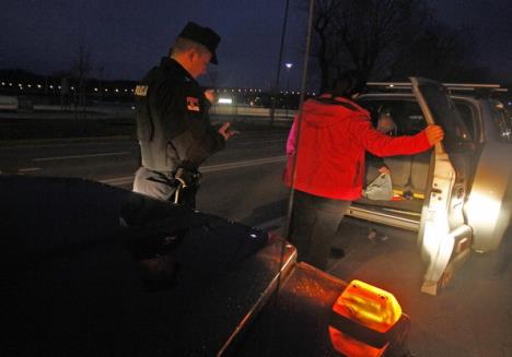 akcija-policije-novi-sad.jpg