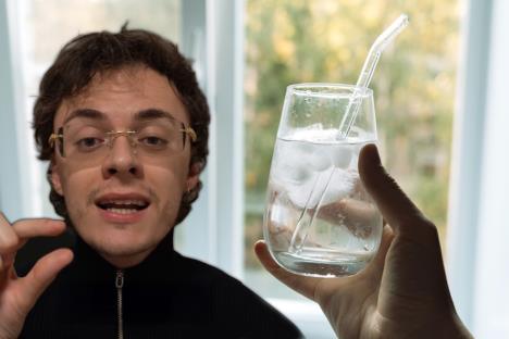 staklena slamka Andreja Andrejić