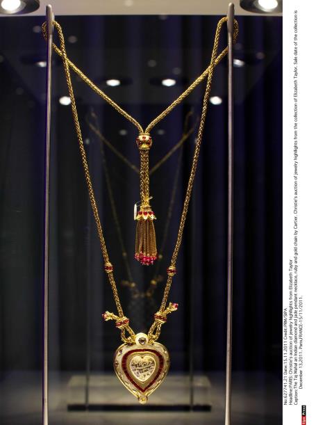 Ogrlica „Taj Mahal“ Elizabet Tejlor koju je dobila na poklon od Ričarda Bartona