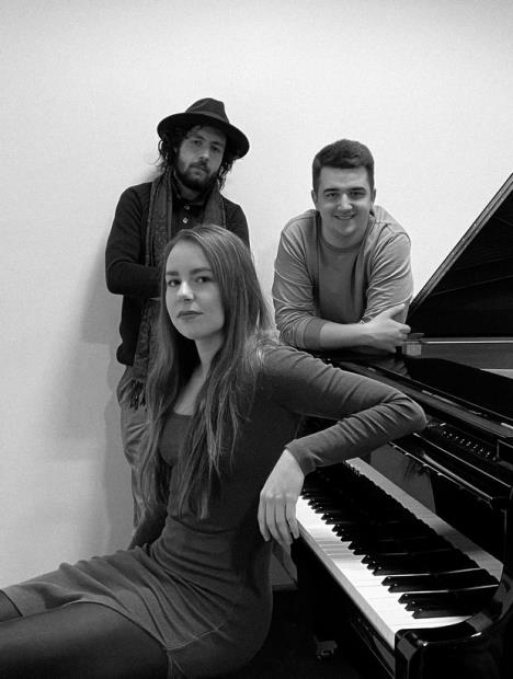 UP TRIO - foto promo.jpeg