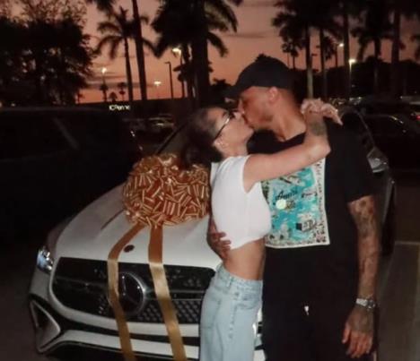 Zoranah dobila mercedesa od verenika