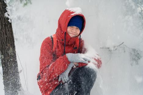 dečak zarobljen u snegu