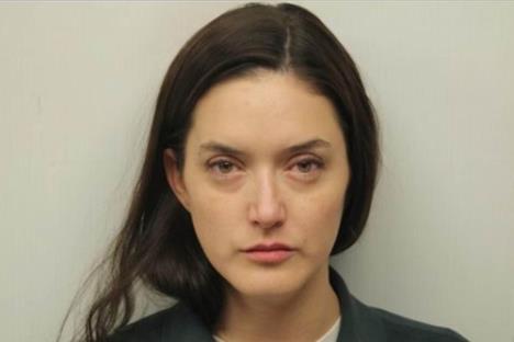 Alaija Boldvin Aronov, sestra Hejli Biber