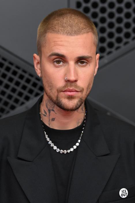 Džastin Biber na crvenom tepihu - Gremi 2026