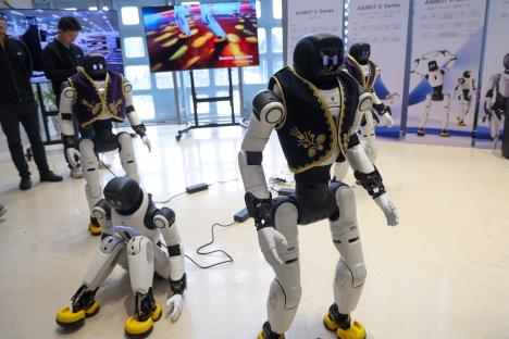 Aleksandar Vučić Agibot robot (18).jpeg