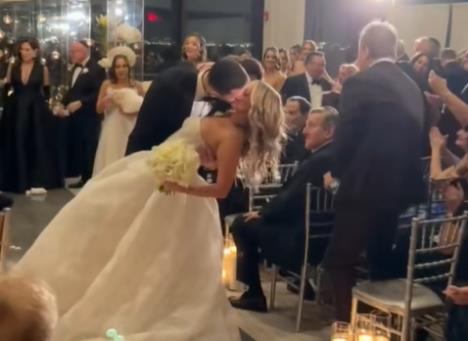 Mladi na venčanju svekrva stala na veo