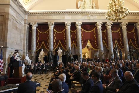 trump AP Evan Vucci.jpg