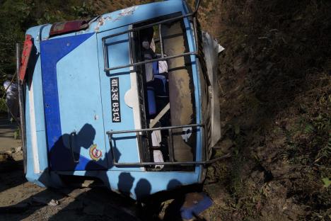 bus AP Niranjan Shrestha.jpg