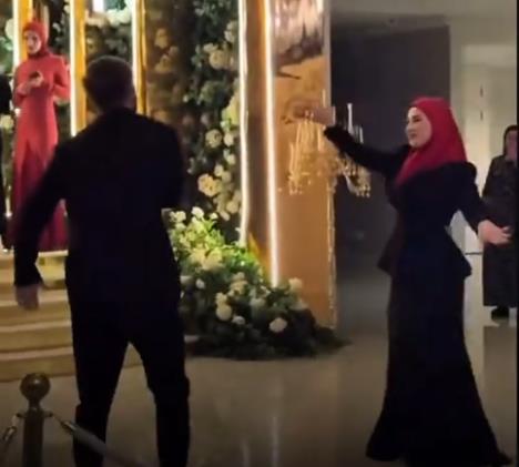 Limda iz Čečenije pleše pred mladom na svadbi supruga