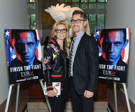 Bruk Džozefson sa suprugom