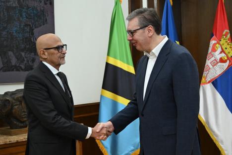 Dobar sastanak i razmena mišljenja sa predsednikom Parlamenta Tanzanije @zungumussa o unapređenj (1) copy.jpg