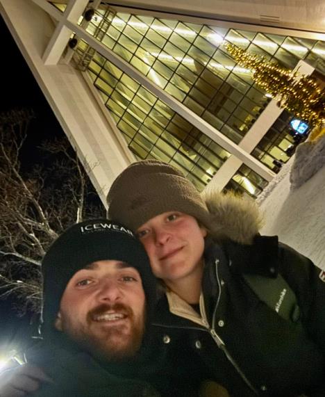 Šejn i Sara iz Velsa napustili su svoje standardne poslove i sada žive u kampu (8).png