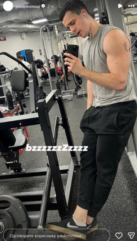 Pavle Mensur - selfi u teretani