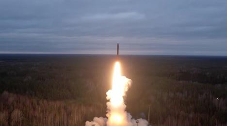 Vladimir Putin ruska raketa Jars Rusija