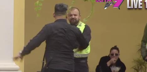 Bora Santana se svađa sa Boginjom