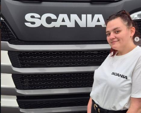 Helena Vekić ima 22 godine i vozi šleper od 40 tona