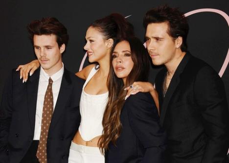 Viktorija Bekam, Kruz Bekam, Bruklin Bekam, Nikola Pelc