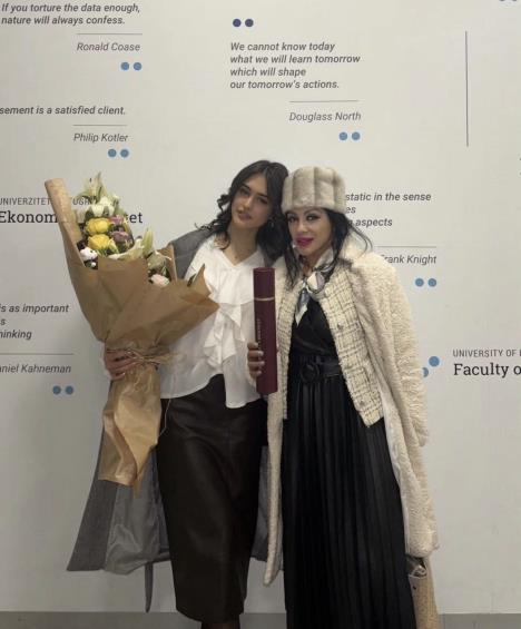 Vesna Vukelić Vendi sa ćerkom